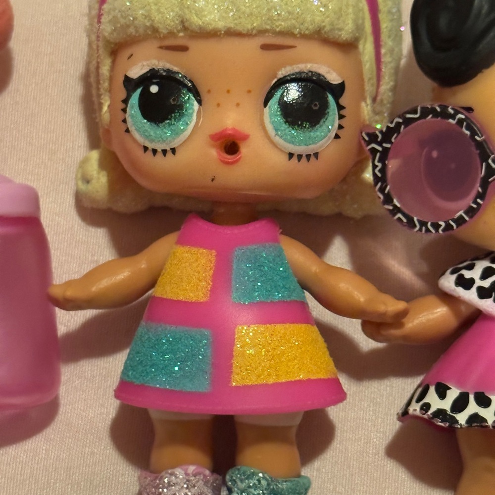 L.O.L. Surprise Doll HUGE LOT – 60+ Dolls + Tons of Accessories - Picture 4 of 6